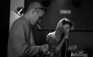Cecilio G. junto a Yung Beef Cecilio G., Klayaya, Yung Beef, PXXR GVNG,